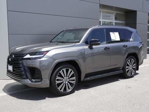 Used 2023 Lexus LX 600 4WD w/ Appearance Package image 3