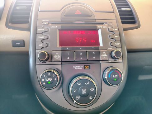 Used 2011 Kia Soul ! FWD image 13