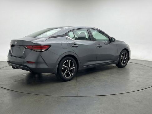 Used 2025 Nissan Sentra SV image 9