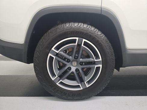 Used 2025 Rivian R1S Adventure AWD/4WD image 12