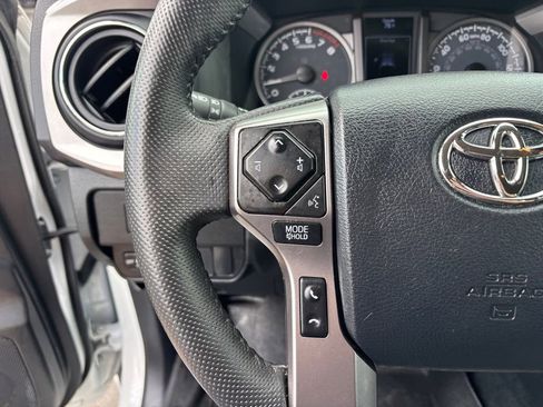 Used 2023 Toyota Tacoma SR5 RWD image 17