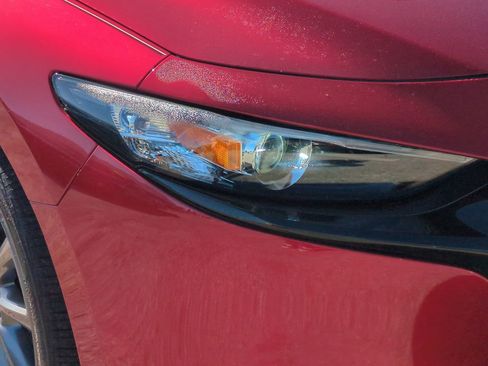 Used 2021 MAZDA MAZDA3 s image 25