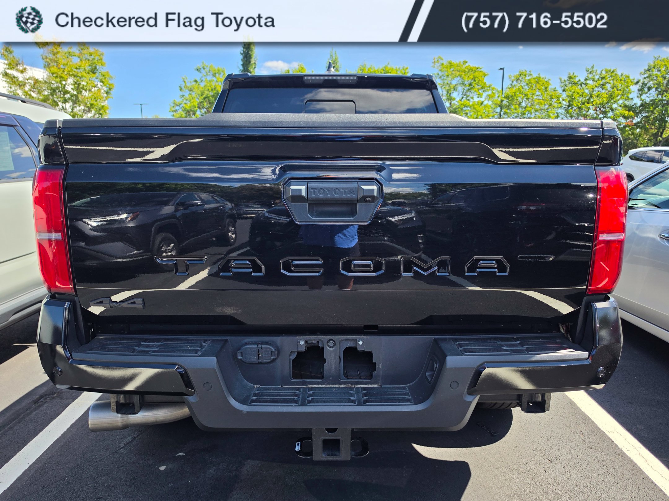 Used 2024 Toyota Tacoma TRD Sport w/ TRD Sport Upgrade Package AWD/4WD image 5