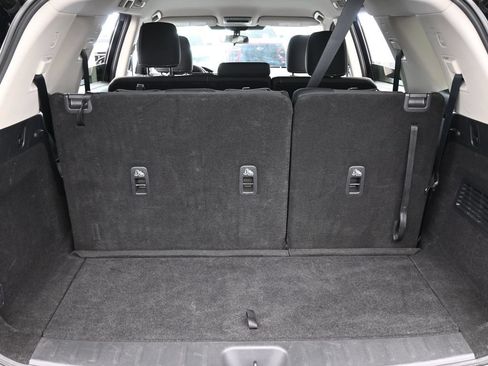 Used 2025 Nissan Pathfinder SV FWD image 41
