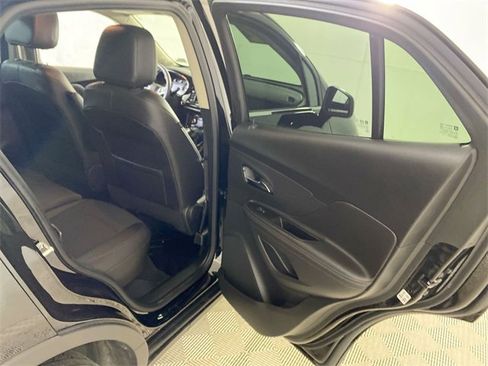 Used 2022 Buick Encore Preferred w/ Safety Package image 32