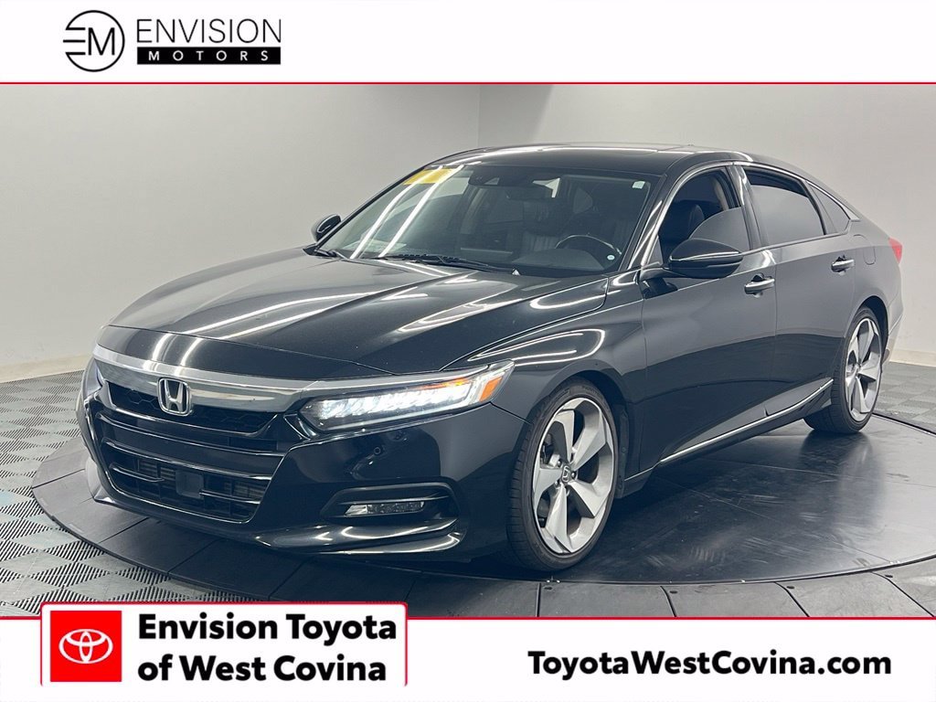 Used 2018 Honda Accord Touring image 1