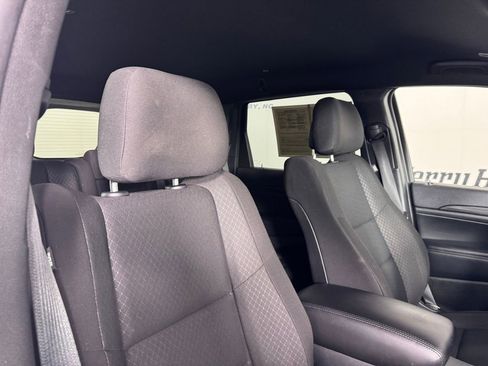 Used 2020 Jeep Grand Cherokee Laredo image 30