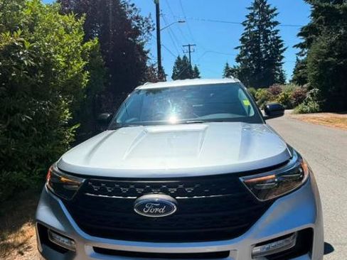 Used 2024 Ford Explorer Limited AWD/4WD image 16