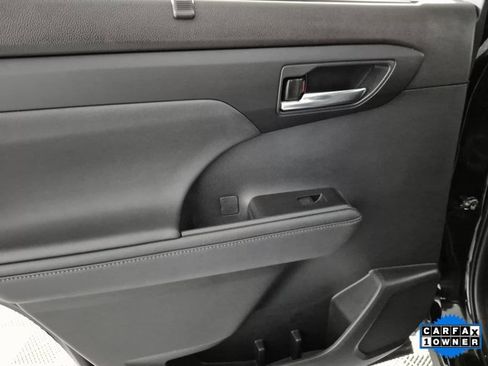 Certified 2024 Toyota Highlander XLE image 25