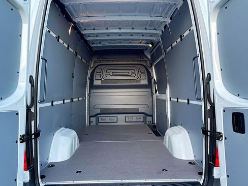 New 2025 Mercedes-Benz Sprinter 2500 image 21
