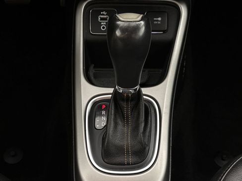 Used 2018 Jeep Compass Latitude FWD image 18