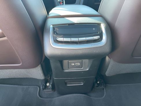 Used 2020 Cadillac XT6 Premium Luxury image 18