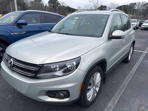 Used 2013 Volkswagen Tiguan SE image 10
