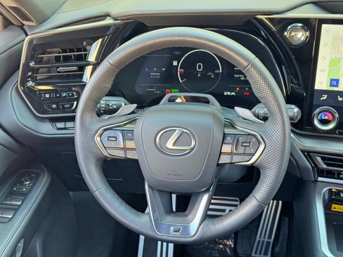 Used 2025 Lexus TX 500h AWD w/ Technology Package image 19