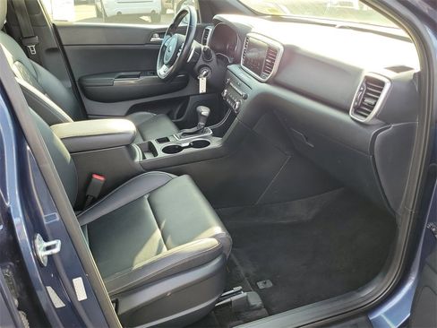 Used 2022 Kia Sportage Nightfall Edition image 16