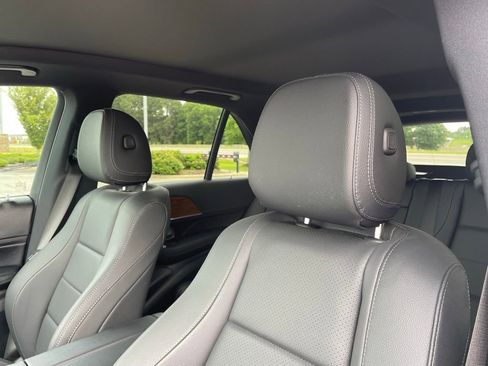 Used 2025 Mercedes-Benz GLE 450 4MATIC w/ Winter Package image 23