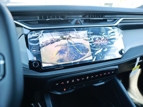 New 2026 Jeep Cherokee Laredo image 20