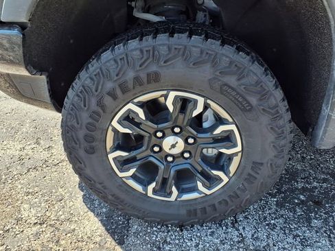 Used 2025 Chevrolet Silverado 1500 ZR2 w/ Technology Package AWD/4WD image 19