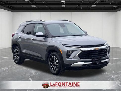 Used 2025 Chevrolet TrailBlazer LT FWD image 7