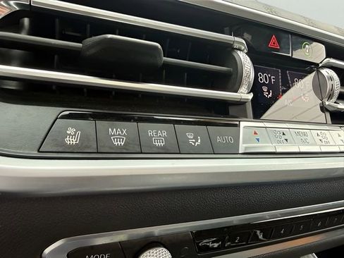 Used 2019 BMW X7 xDrive50i w/ M Sport Package image 27