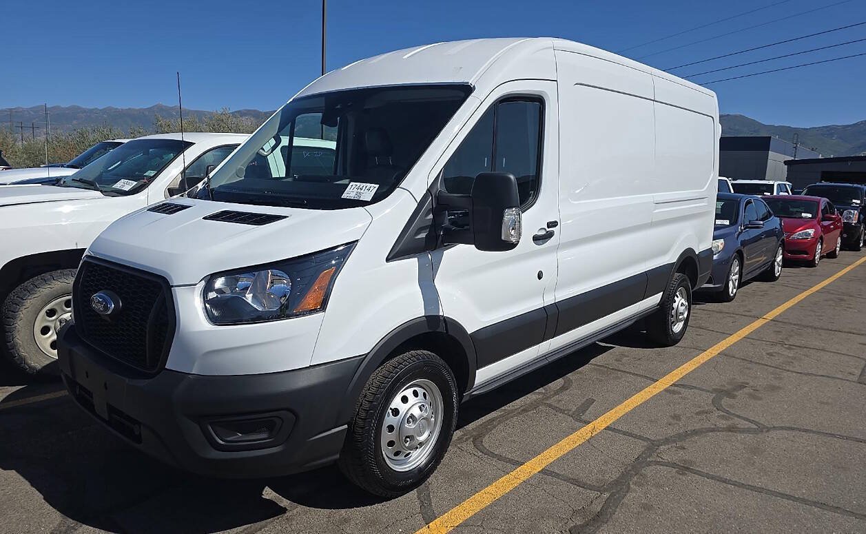 Used 2025 Ford Transit 350 148 Medium Roof AWD image 5
