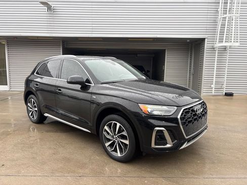 Used 2023 Audi Q5 2.0T Premium Plus w/ Premium Plus Package AWD/4WD image 3