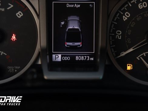 Used 2016 Toyota Tacoma SR5 w/ Towing Package image 29