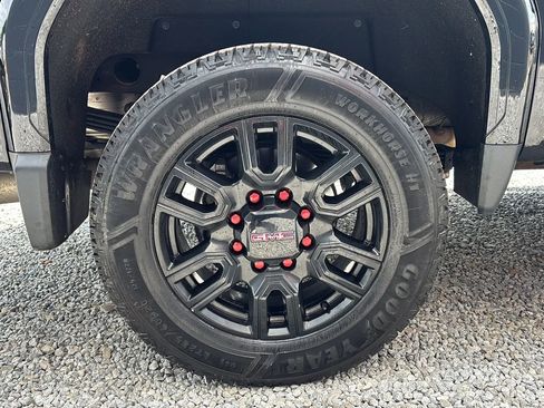 Used 2022 GMC Sierra 2500 AT4 w/ AT4 Premium Plus Package AWD/4WD image 7
