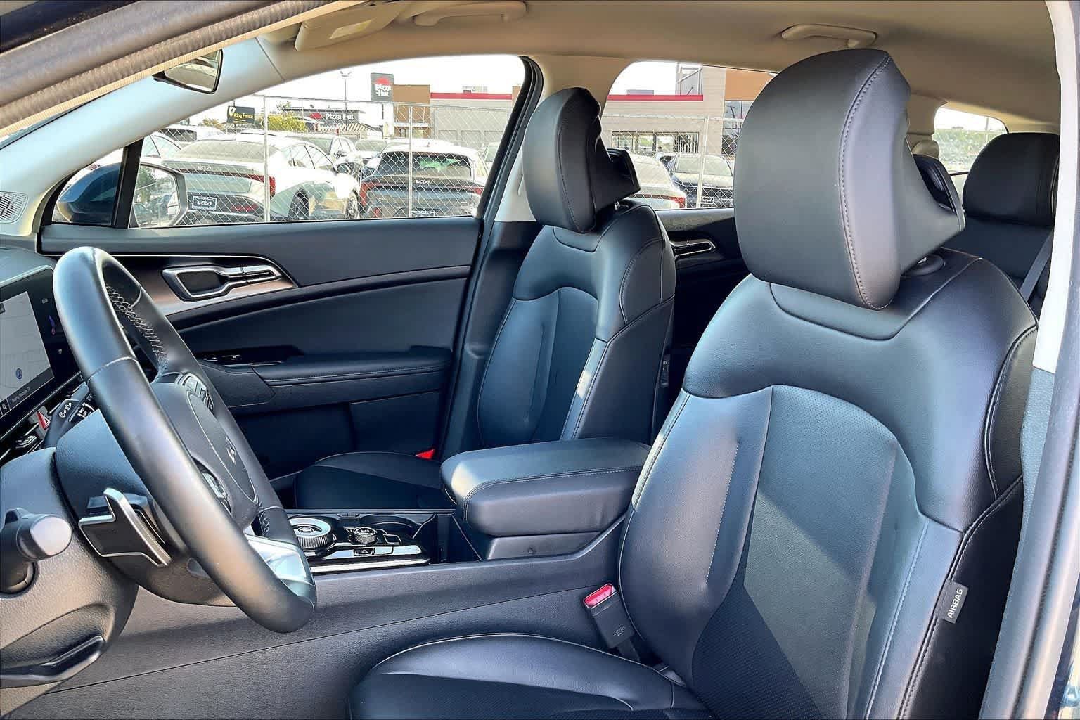 Certified 2025 Kia Sportage EX AWD/4WD image 10