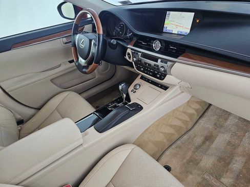 Used 2014 Lexus ES 300h w/ Luxury Package w/Bamboo Trim image 11