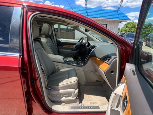 Used 2015 Lincoln MKX FWD w/ Equipment Group 102A image 18