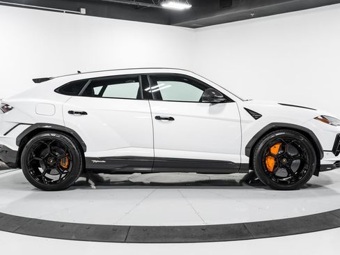 Used 2024 Lamborghini Urus Performante AWD/4WD image 2