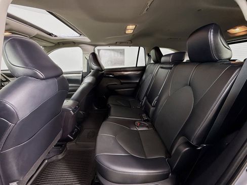 Certified 2022 Toyota Highlander Limited image 25