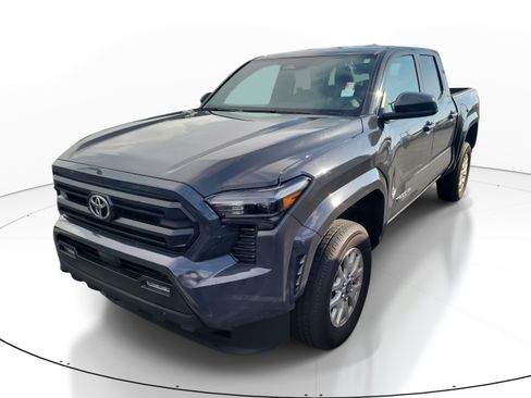 Used 2025 Toyota Tacoma SR5 RWD image 3