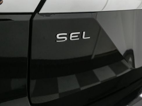 Used 2025 Volkswagen Atlas SEL AWD/4WD image 12