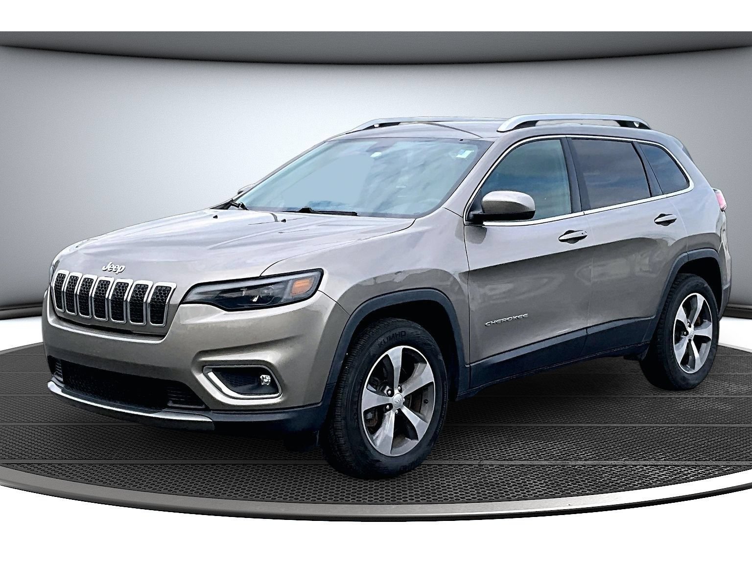 Used 2019 Jeep Cherokee Limited AWD/4WD image 15