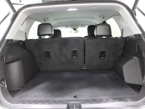 Used 2023 GMC Terrain SLT AWD/4WD image 22