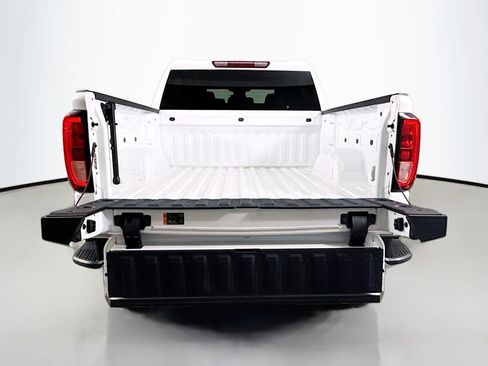 Used 2022 GMC Sierra 1500 SLE image 29