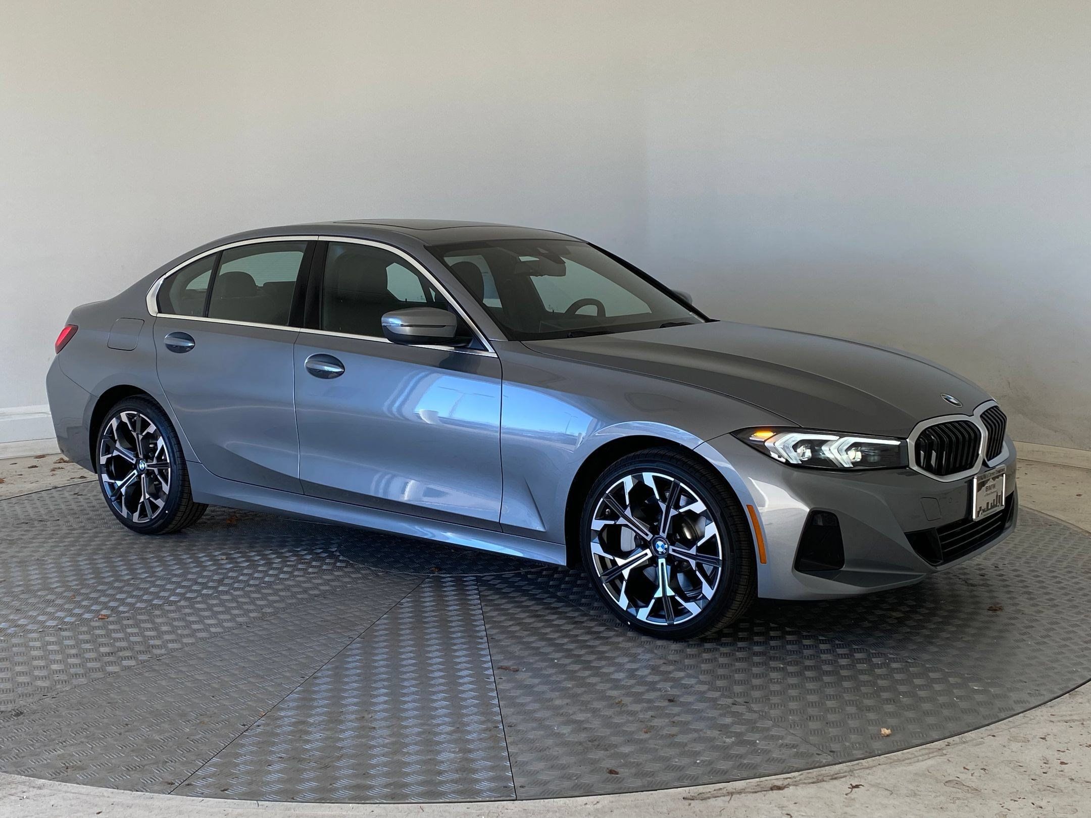 Used 2026 BMW 330i xDrive Sedan w/ Premium Package AWD/4WD image 6