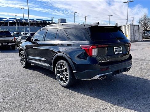 Used 2025 Ford Explorer Platinum w/ Ultimate Package image 3