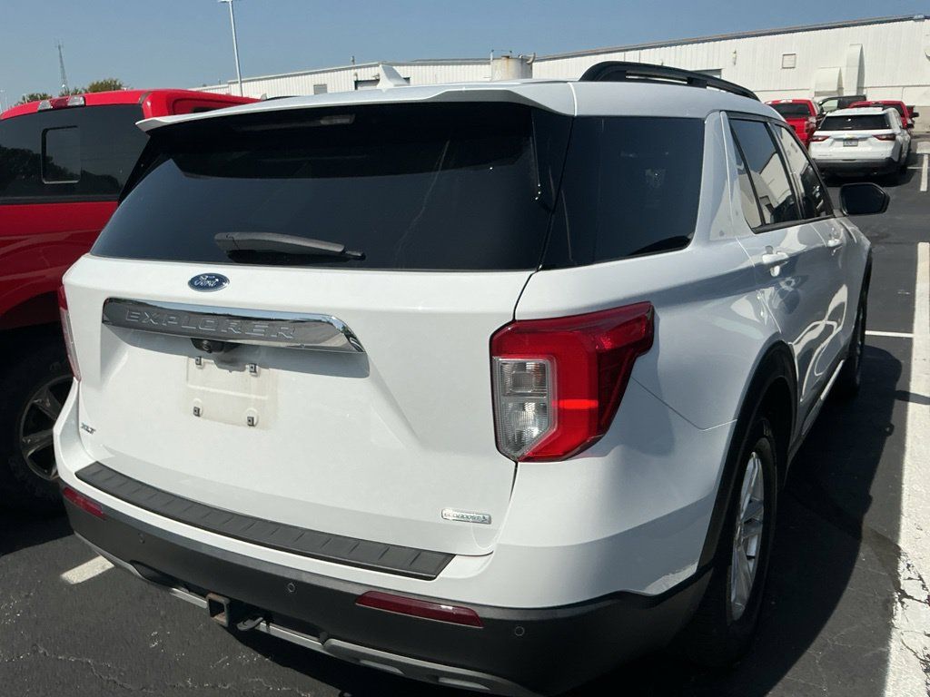 Used 2020 Ford Explorer XLT w/ Equipment Group 202A RWD image 9
