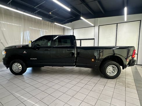 Used 2024 RAM 3500 Laramie AWD/4WD image 9