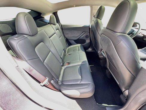 Used 2025 Tesla Model Y Long Range RWD image 13