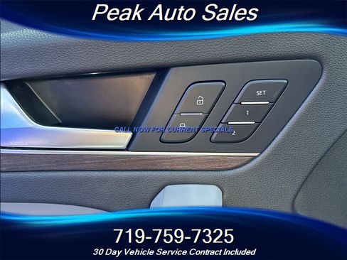 Used 2022 Audi Q5 e Premium Plus w/ Premium Plus Package AWD/4WD image 17