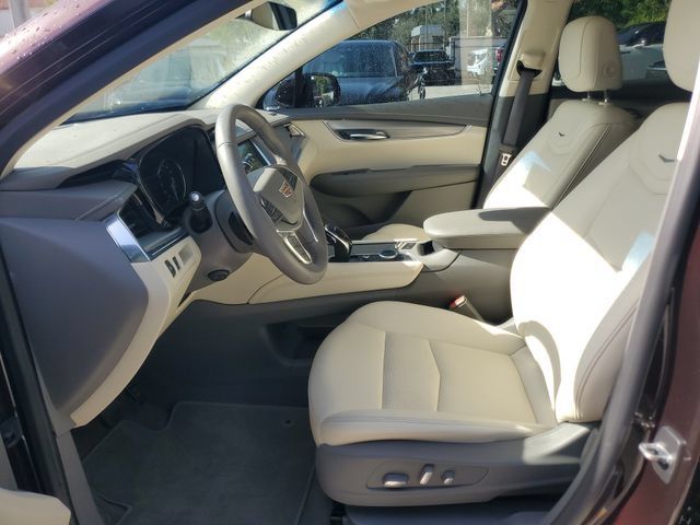 Used 2021 Cadillac XT5 Premium Luxury w/ LPO, Floor Liner Package FWD image 18