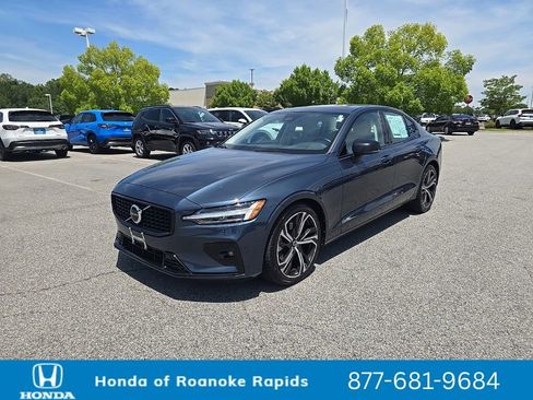 Used 2024 Volvo S60 B5 Core FWD image 1
