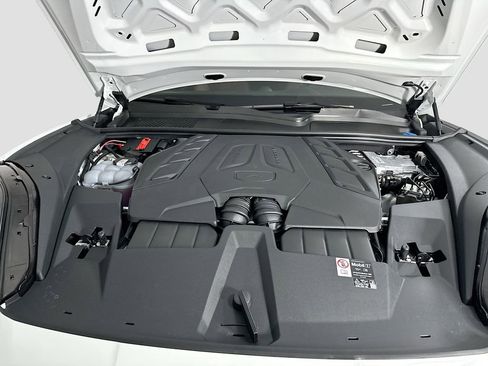 New 2026 Porsche Cayenne GTS image 33