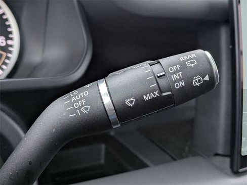 Used 2023 Land Rover Defender 130 X-Dynamic SE image 26