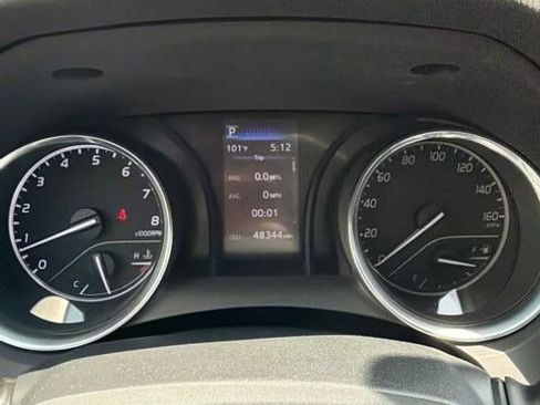 Used 2020 Toyota Camry LE FWD image 5