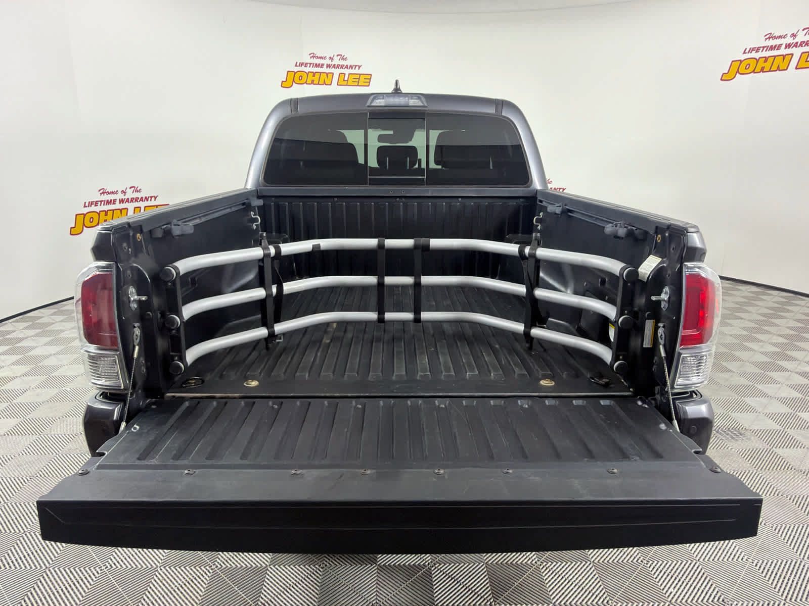 Used 2021 Toyota Tacoma TRD Off-Road w/ Technology Package AWD/4WD image 5